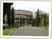 (79/81): widok z parku Domus Aurea na Colosseo