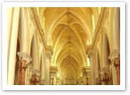 (13/20): XVIII-wieczne wnętrze Chiesa Matrice, a sam kościół pochodzi z 1314 roku