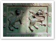 (9/31): lew i gryf - symbole normańskie