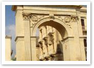 (1/16): Porta Reale (Ferdinandea) - tdy wchodzi si do starego miasta z parku